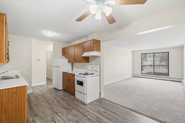 Photo - Heather Lee Apartments