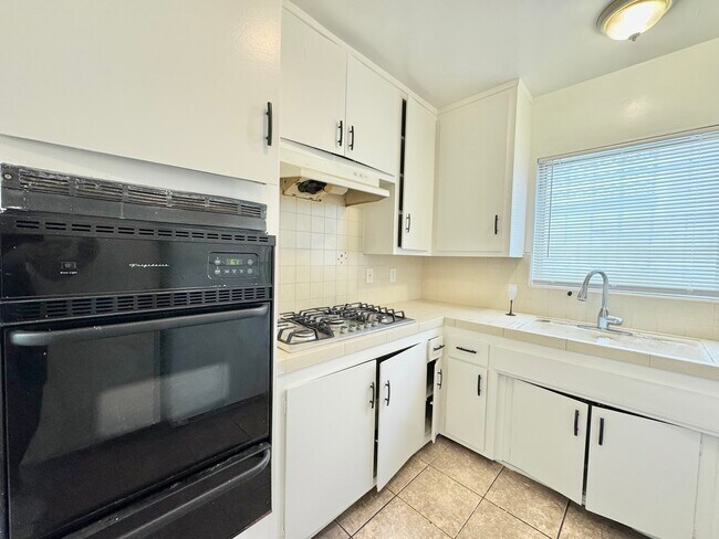 Photo - 214 E Hazel St Apartment Unit 2A