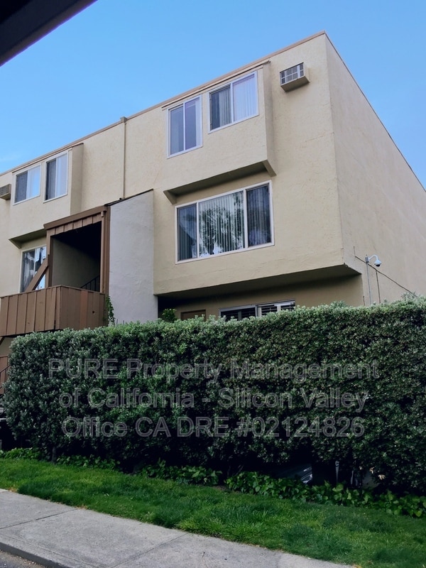 Building Photo - 340 Auburn Way Unit #2
