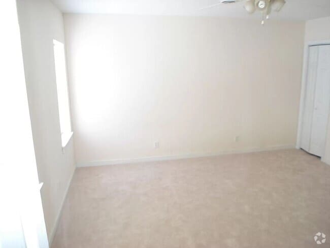Building Photo - Home Sweet Home! Awesome 4 Bedroom/2 Bath ...