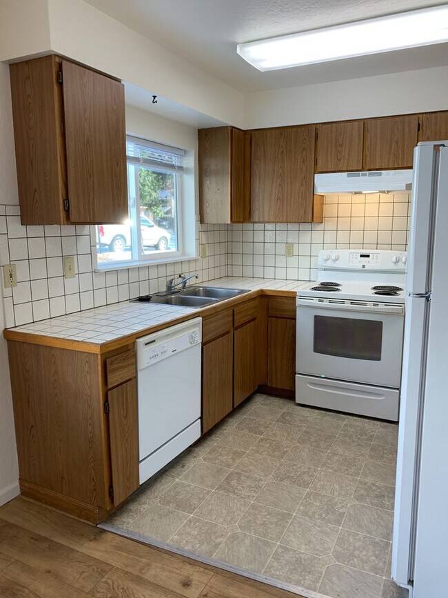 Photo - 1846-1848 Sargent Ave Unidad 1848
