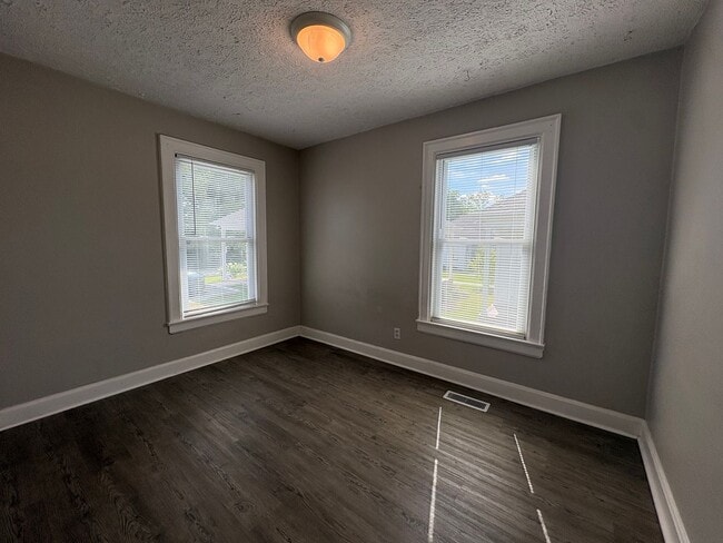 Photo - Two Bedroom Cottage!