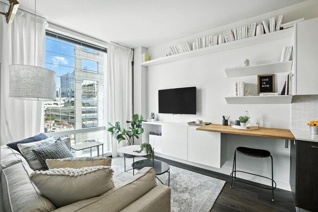 Building Photo - 133 W Wacker Dr