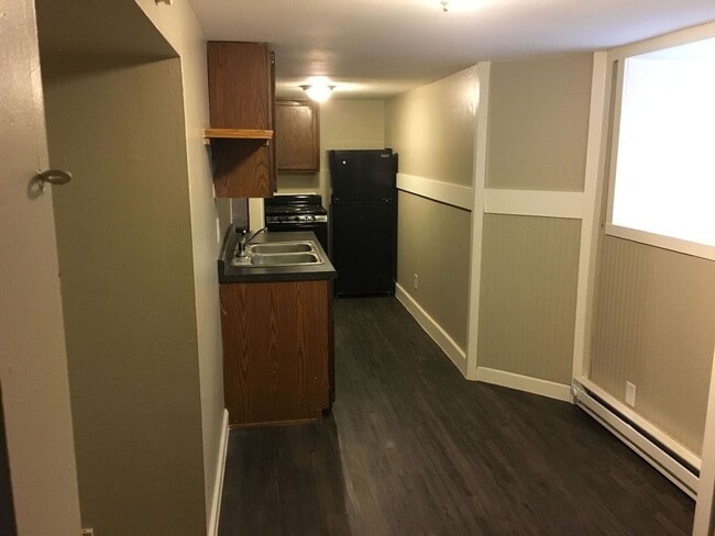 Photo - AVAILABLE SEPTEMBER 1st - 1 Bed 1 Bath Efficiency Apt across from Portland Square Park Unit #3