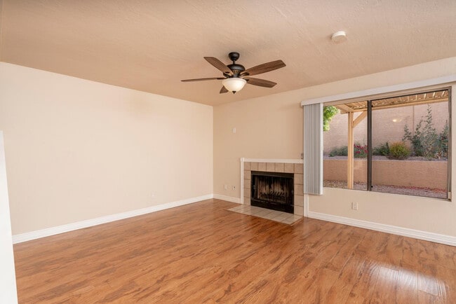 Photo - 1656 N Sierra Vista Dr
