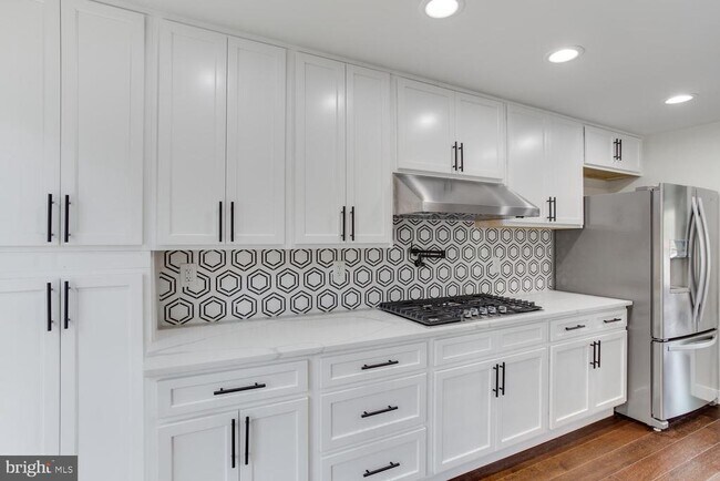 Photo - 8156 Buckspark Ln E