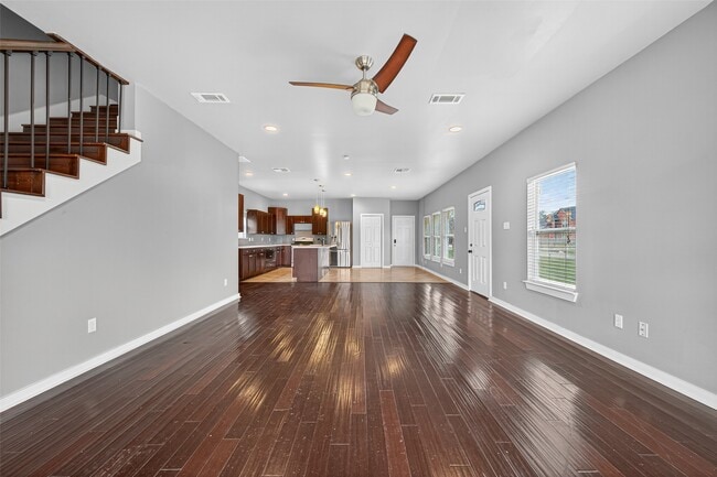 Photo - 146 Disney St