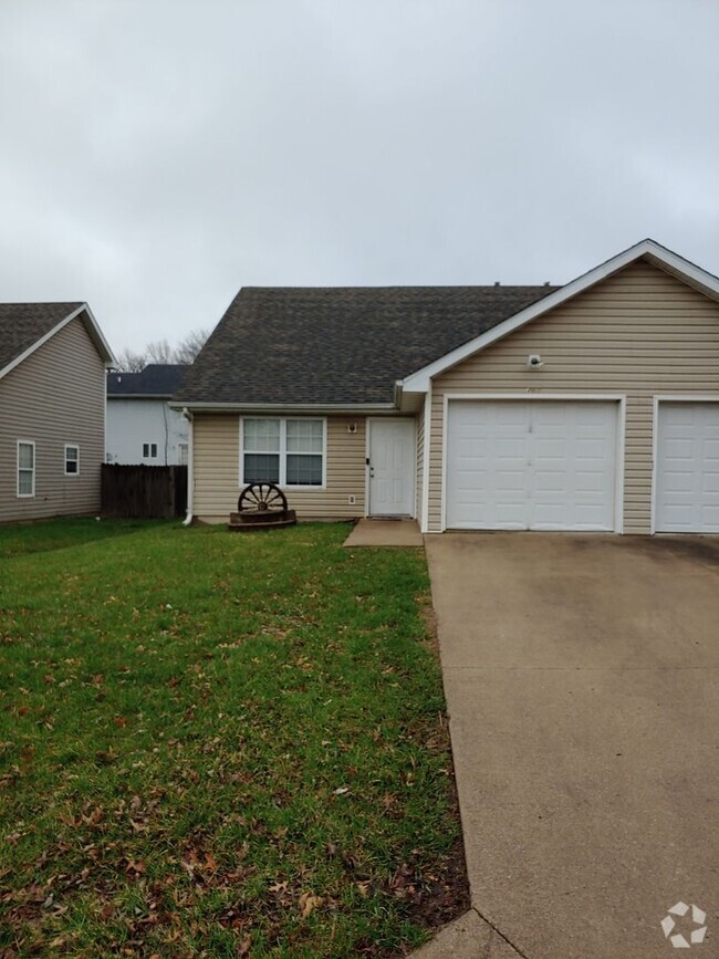 Building Photo - 460/462 Chris Dr. Unit 462 Rental