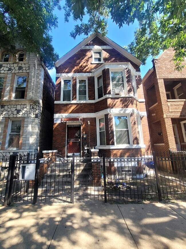 Photo - 8313 S Brandon Ave Unidad #1