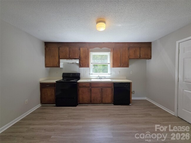 Photo - 405 S Pinchback Ave