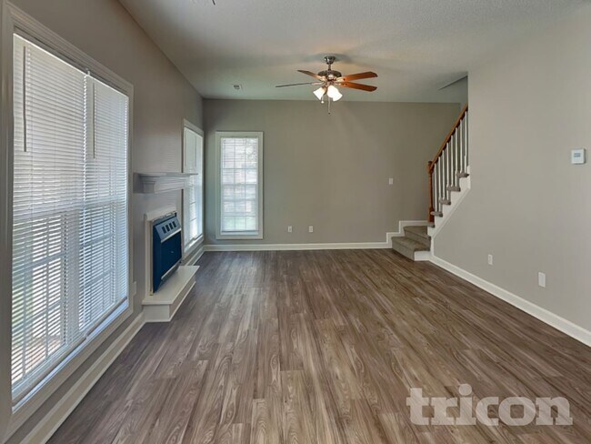 Photo - 2829 Rosemeade Dr