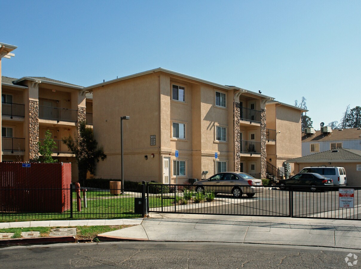 Photo - The Village at Kings Canyon