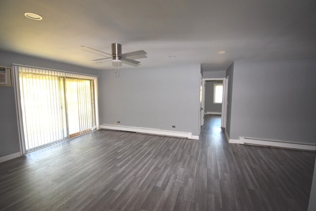 Photo - 9S070 Lake Dr Unit 201