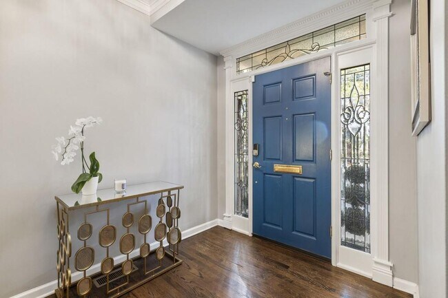 Photo - 97 Huntington Rd NE