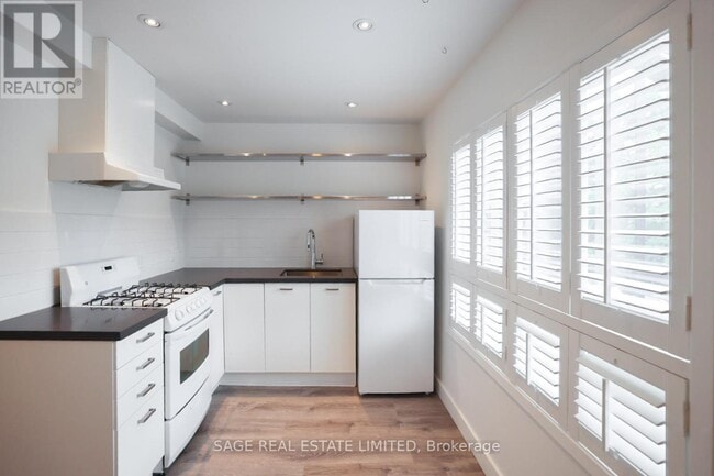 Photo - 8 Brookmount Rd Unit 2