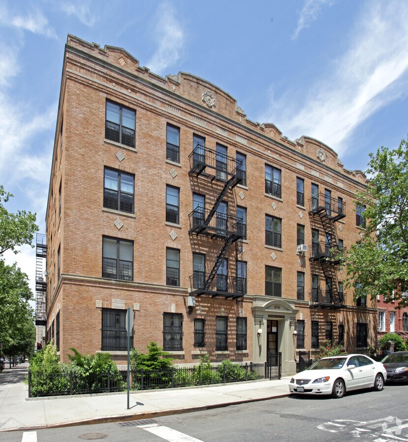 575 Hancock St - 575 Hancock St Apartments