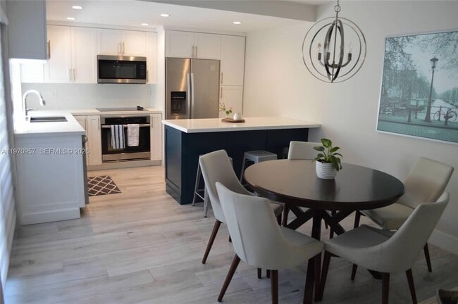 Photo - 4708 SW 67th Ave