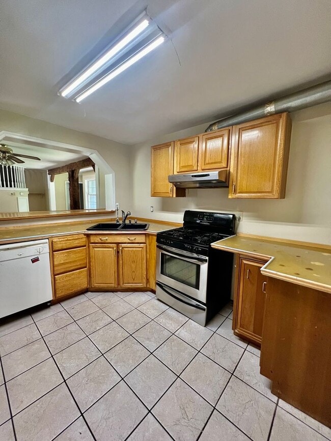 Photo - 112 Cherry Ln