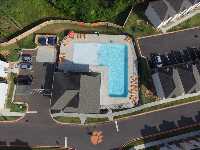 Photo - 1980 W Main St