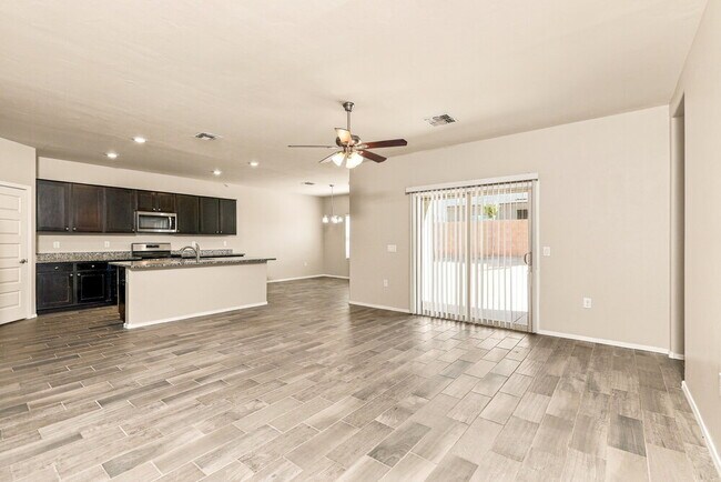 7471 W Calle Aragon