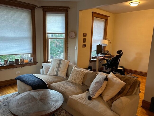 Photo - 3012 W George St Unit Apt 2