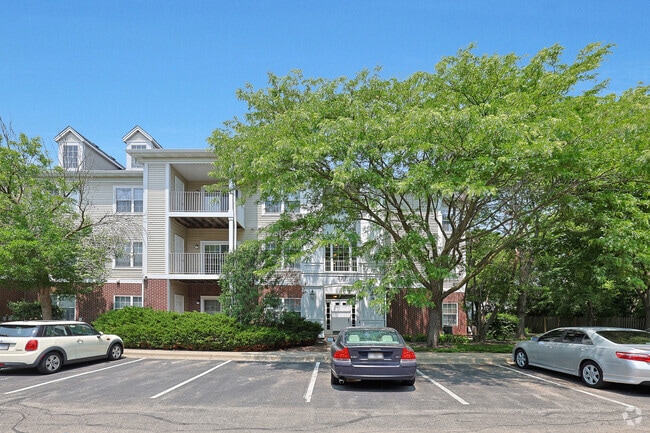 Building Photo - 3317 Stratford Ct Unit 2E Rental