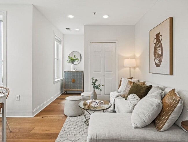 Photo - 115 Rhode Island Ave NW Unidad 3