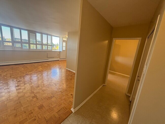 Photo - 1061 Queen's Blvd Unit 509