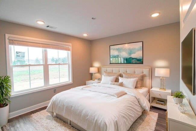 Photo - 5007 Cypress Lake Rd