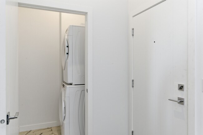 Photo - 395-1395 Skyview Pkwy NE