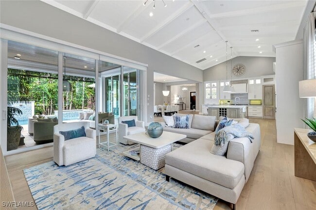 Photo - 160 Broad Ave S