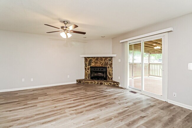 Photo - 305 Ralph Handsel Blvd