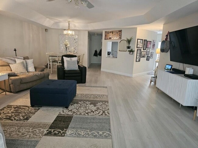 Photo - 9107 Chatsworth Cascades