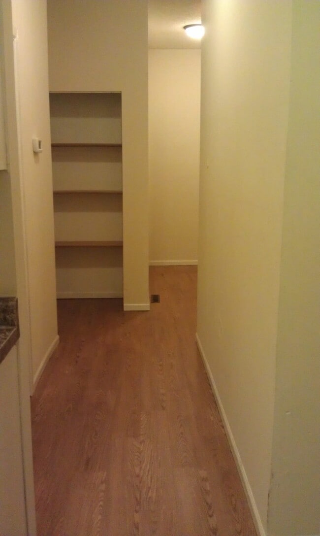 Photo - 215 W 31st St