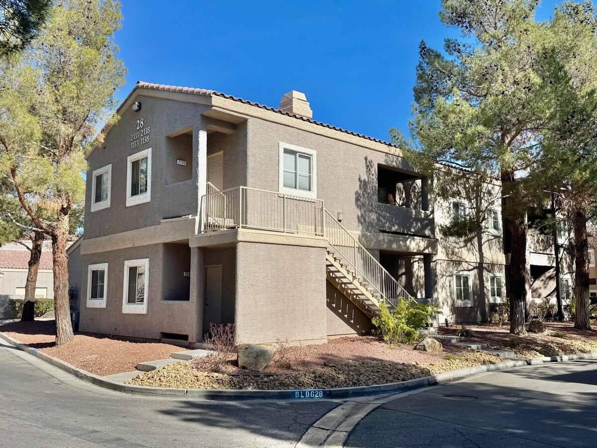 SOUTHWEST LAS VEGAS CONDO WITH 2 BD AND 2 FB - SOUTHWEST LAS VEGAS CONDO WITH 2 BD AND 2 FB