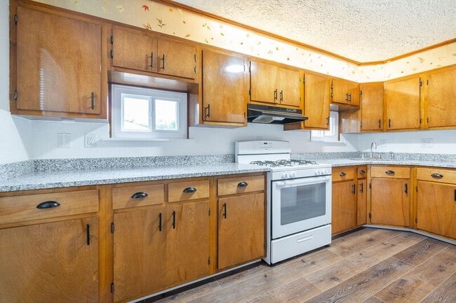 Photo - 1193 Carolyn Ave