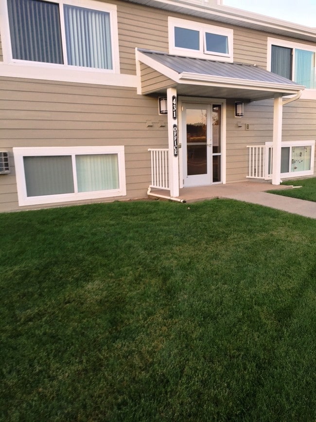 Canyon Estates Apartments
