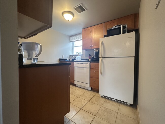 Photo - 1608 South St Unit 3