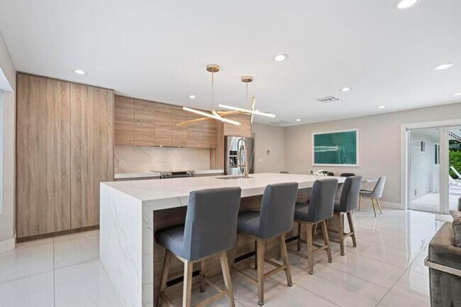 Photo - 2112 NE 32nd Ave