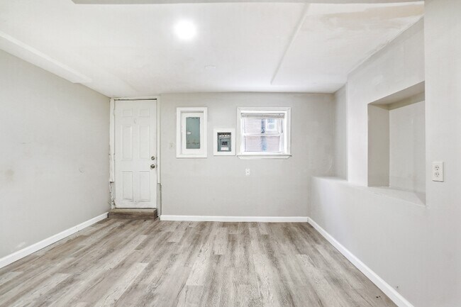 Photo - 2645 N Charles St Unit B