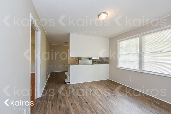 Photo - 313 Shoreditch Dr