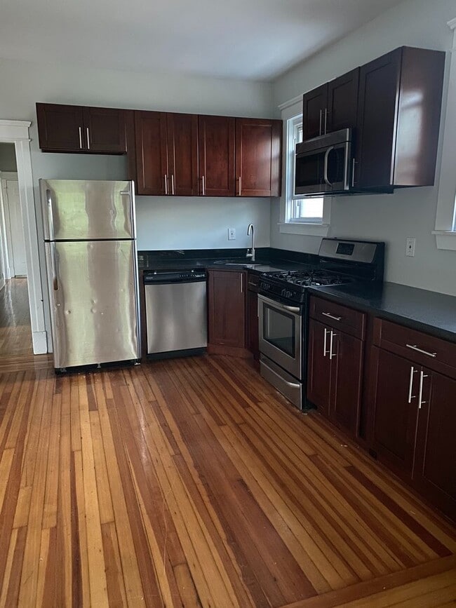 Building Photo - 1 Kent St Unit 1 Rental