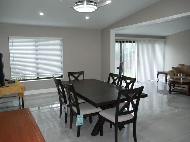 Photo - 15652 Bottlebrush Cir