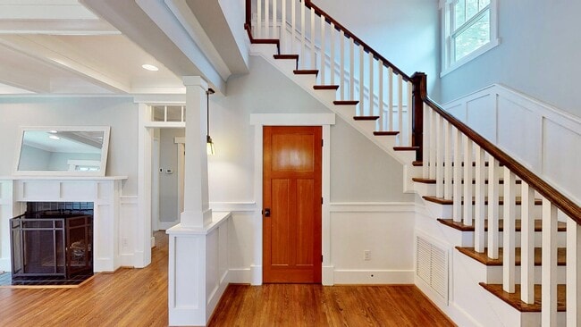 Photo - 2320 Chesterfield Ave