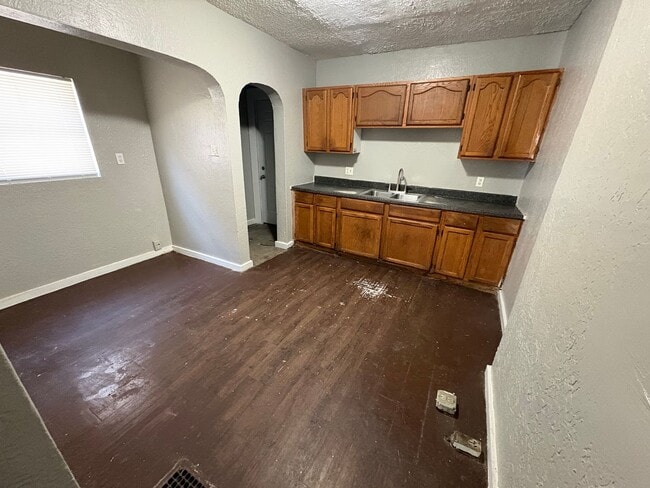 Photo - 1320-1322 East 23rd Avenue Unit 1320