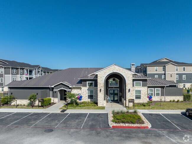 Leasing Office - Vantage at McKinney Falls