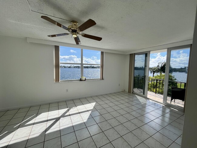 Photo - 301 Croton Ave Unit 305