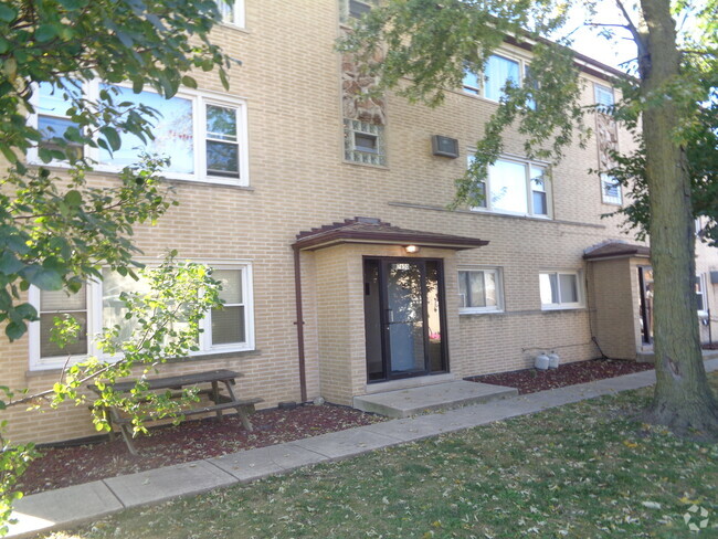 Building Photo - 7652 S Harlem Ave Unit 2W Rental