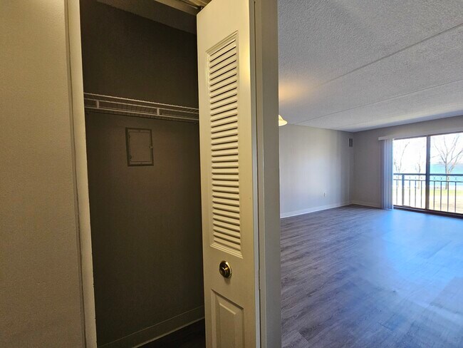 Photo - 65 N Point Dr Unidad 1