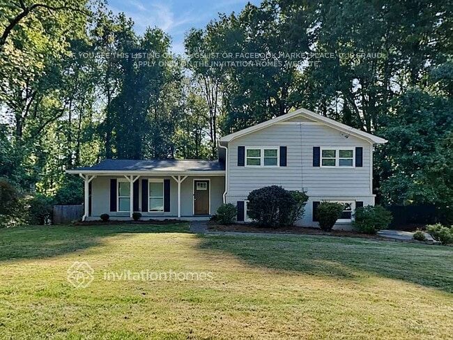 Building Photo - 3269 Robin Hood Ln